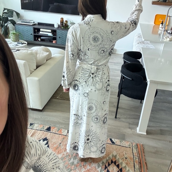 Mason Grey Robe - Picture 14 of 16